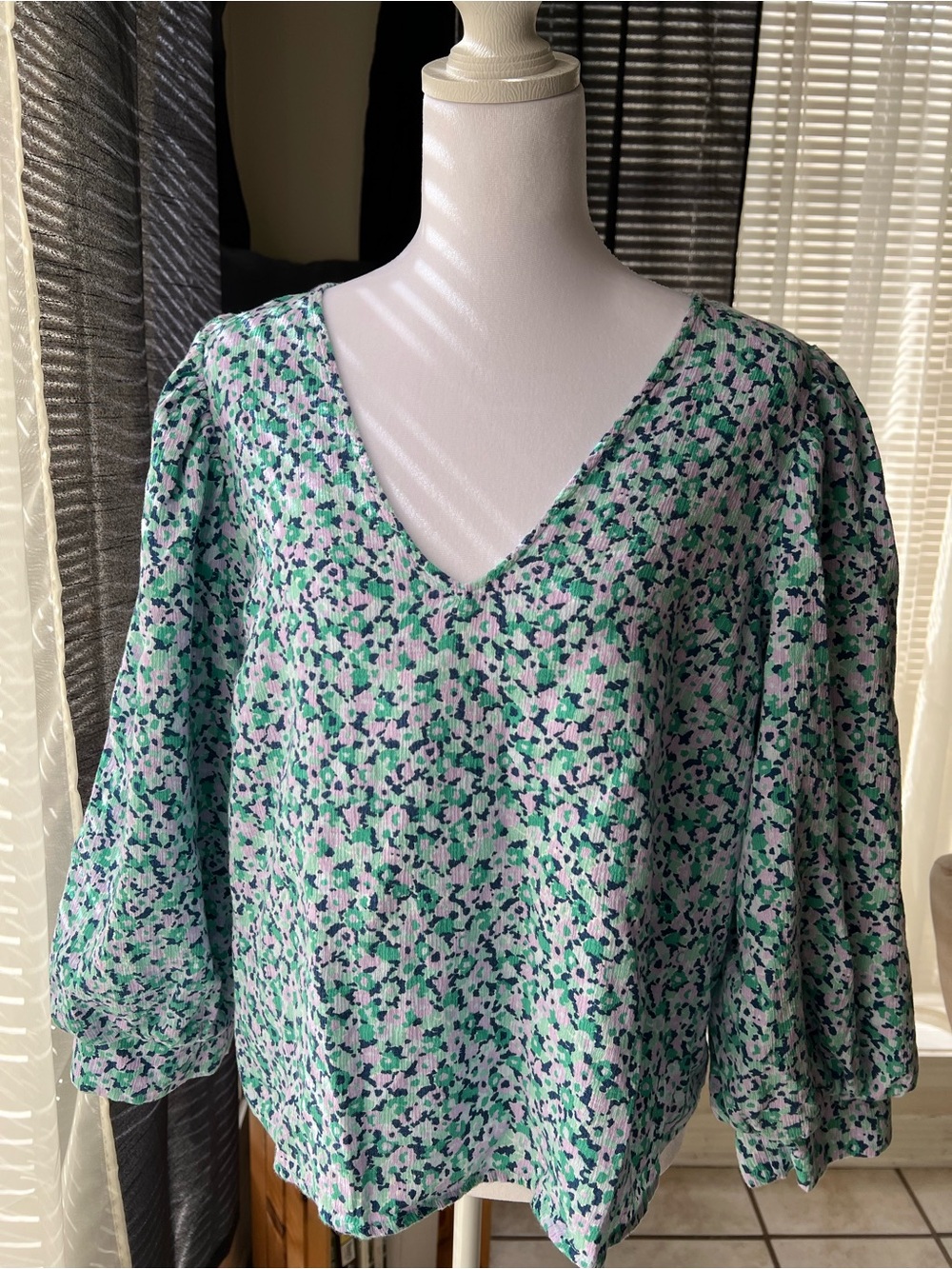 A New Day V-Neck Floral Puff-Sleeve Top, size xl
